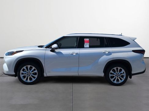 New 2026 Toyota Highlander Limited image 3
