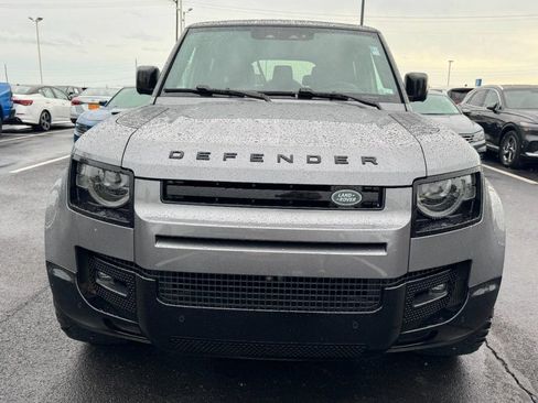 Used 2024 Land Rover Defender 130 X-Dynamic SE AWD/4WD image 9