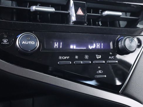 Used 2023 Toyota Camry SE image 21