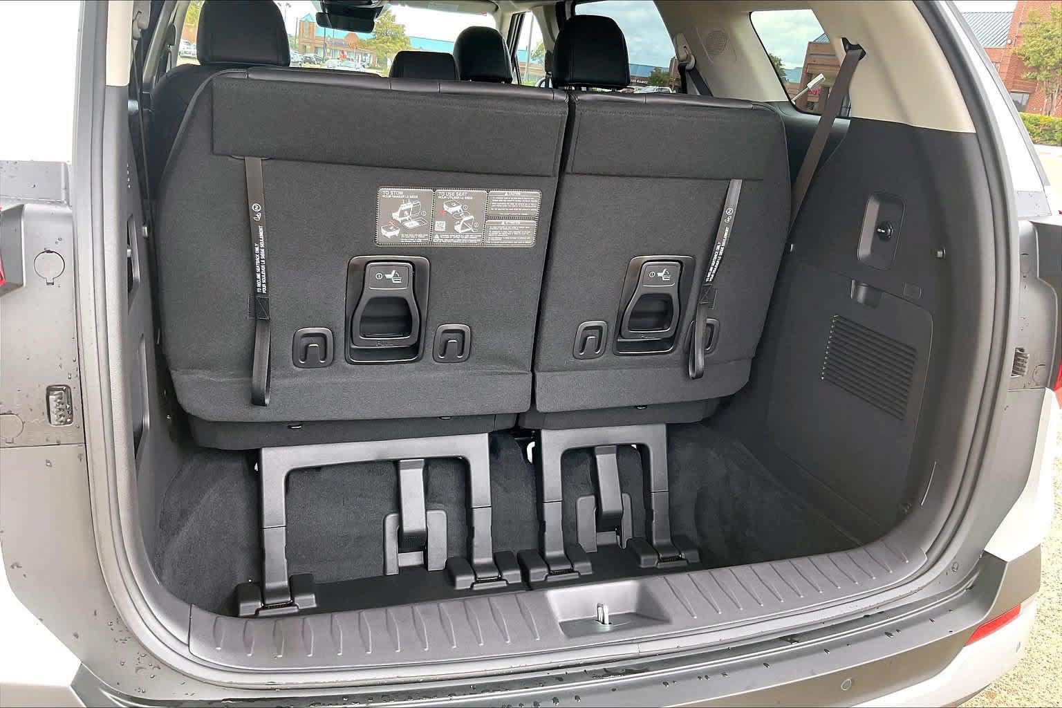 Certified 2026 Kia Carnival FWD image 16