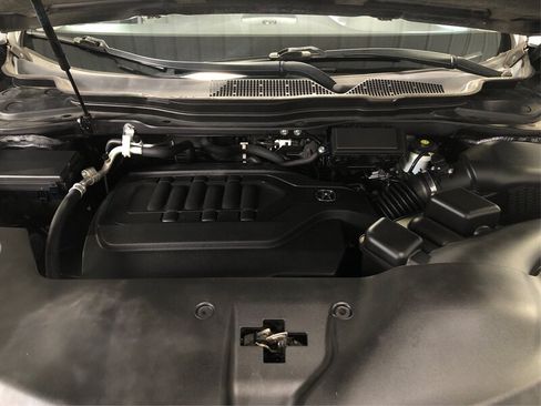 Used 2017 Acura MDX FWD image 11