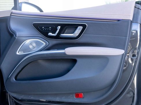 Used 2023 Mercedes-Benz EQS 580 4MATIC Sedan image 25