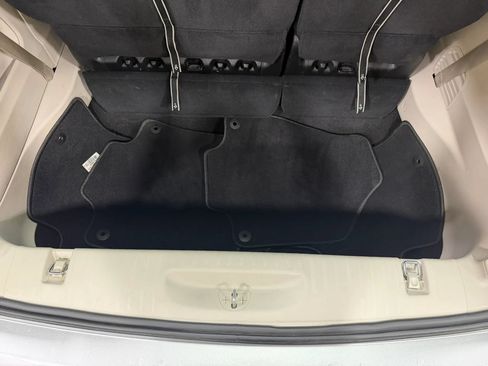 Used 2021 Chrysler Voyager L FWD image 24
