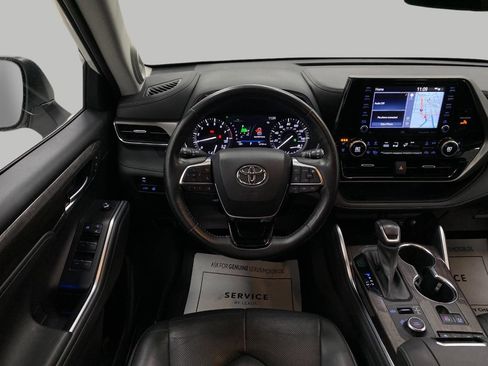 Used 2021 Toyota Highlander Limited image 16