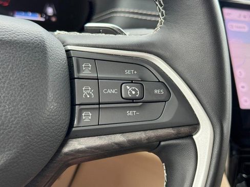 Used 2022 Jeep Grand Cherokee L Limited w/ MOPAR Finishing Package AWD/4WD image 21
