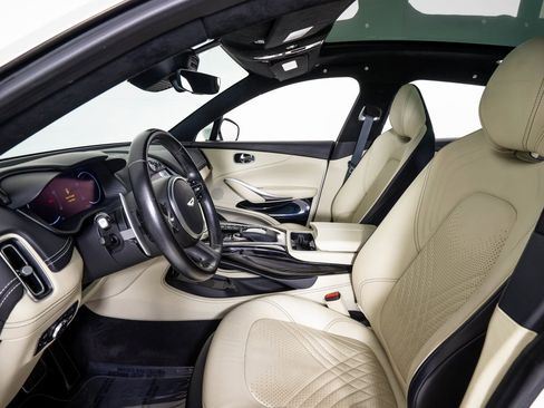 Used 2022 Aston Martin DBX image 16
