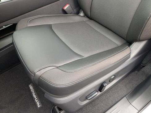 New 2026 Nissan Pathfinder SL AWD/4WD image 11