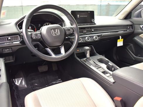 Used 2024 Honda Civic EX-L image 3