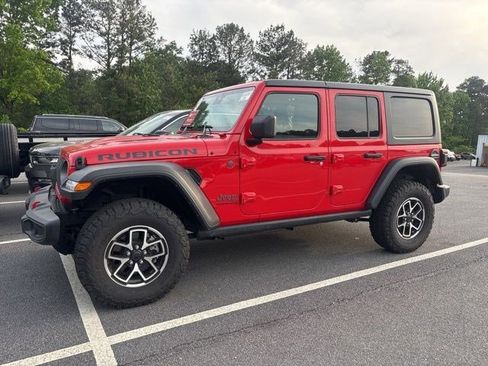 Used 2025 Jeep Wrangler Unlimited Rubicon AWD/4WD image 12