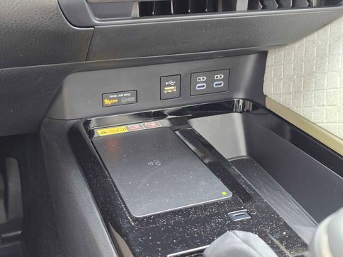 Used 2026 Toyota Camry XLE AWD/4WD image 25