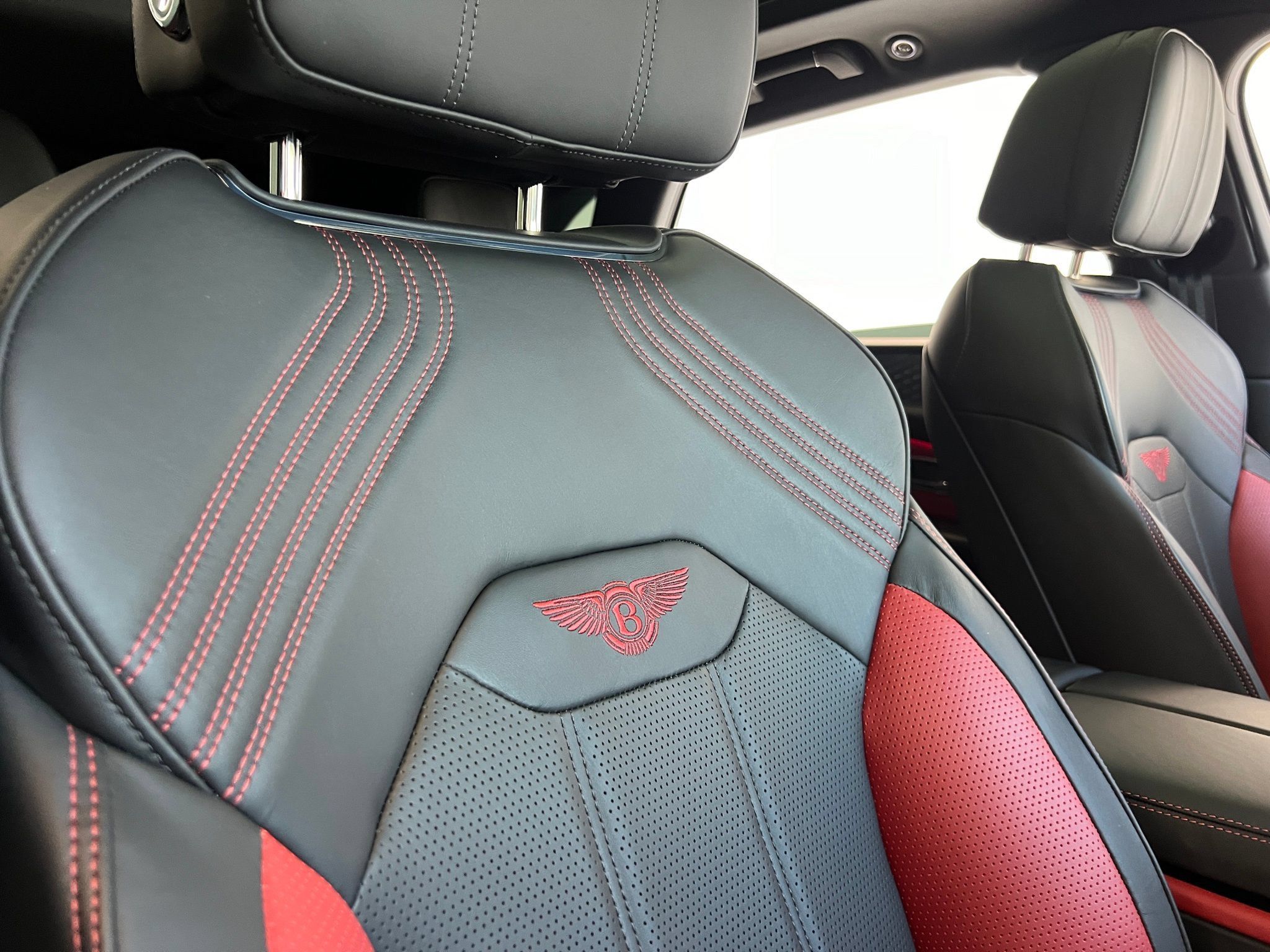 Certified 2024 Bentley Bentayga AWD/4WD image 36