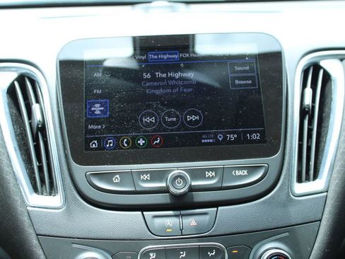 Used 2021 Chevrolet Malibu LT FWD image 18