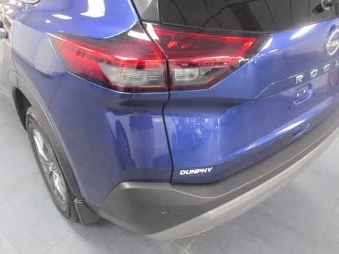 Used 2023 Nissan Rogue S image 12