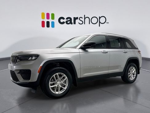 Used 2025 Jeep Grand Cherokee Laredo X w/ Luxury Tech Group I AWD/4WD image 1