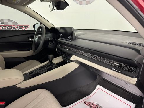 Used 2024 Honda Accord EX image 12
