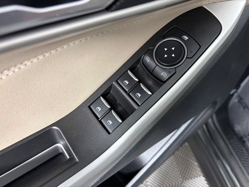 Used 2023 Ford Explorer XLT AWD/4WD image 13