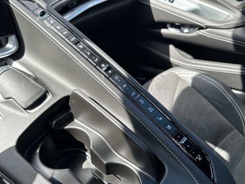 Used 2024 Chevrolet Corvette Stingray Premium Cpe w/ Body-Color Dual Roof Package image 31
