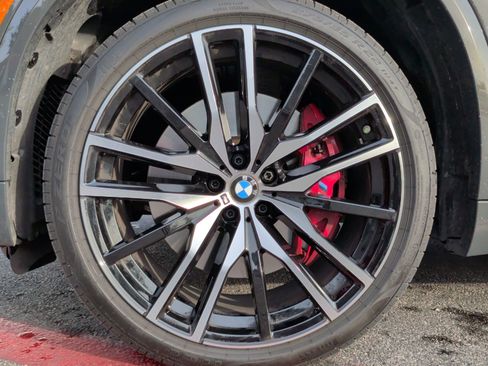 Used 2025 BMW X5 M60i w/ Climate Comfort Package image 13