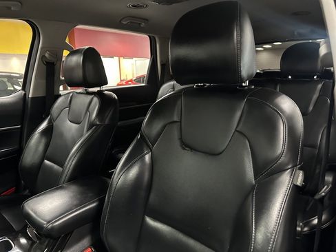 Used 2022 Kia Telluride LX image 16