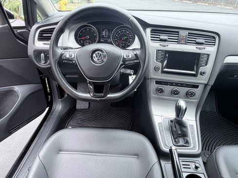 Used 2015 Volkswagen Golf S FWD image 11