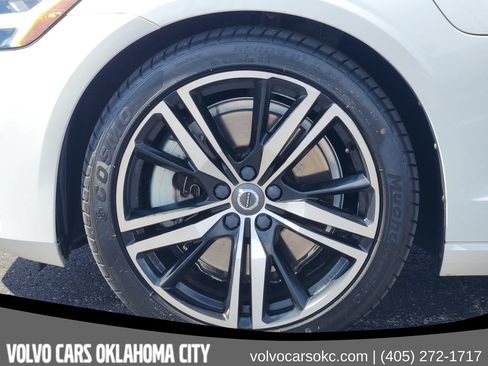Used 2022 Volvo S60 T8 R-Design Expression w/ Premium Package AWD/4WD image 10