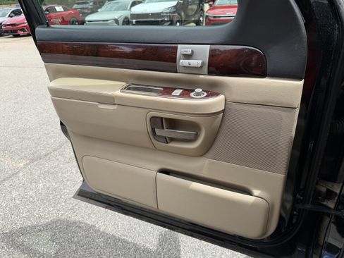 Used 2005 Lincoln Aviator 2WD image 11