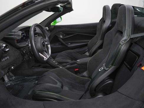 Used 2024 McLaren 750S Spider RWD image 37