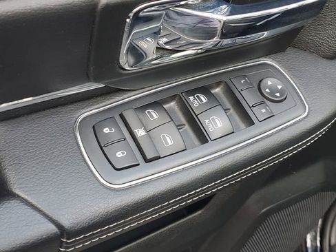 Used 2017 RAM 1500 Laramie w/ Convenience Group AWD/4WD image 18