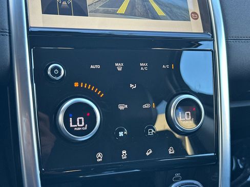 Used 2022 Land Rover Discovery Sport SE AWD/4WD image 24