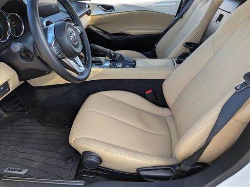 Used 2024 MAZDA MX-5 Miata RF Grand Touring image 16