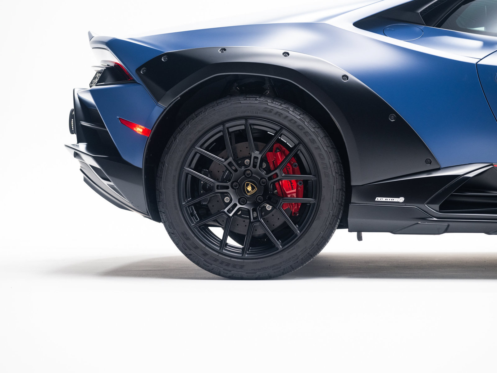 Used 2023 Lamborghini Huracan Sterrato AWD/4WD image 11