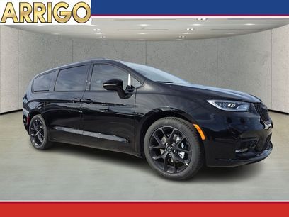 New 2026 Chrysler Pacifica Limited