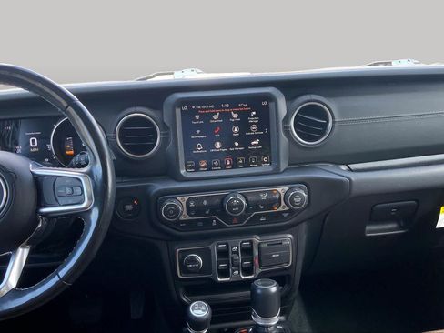 Used 2022 Jeep Wrangler Unlimited Sahara w/ Cold Weather Group AWD/4WD image 6