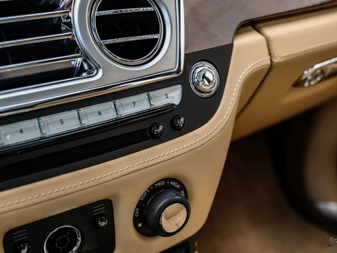 Used 2017 Rolls-Royce Ghost RWD image 69