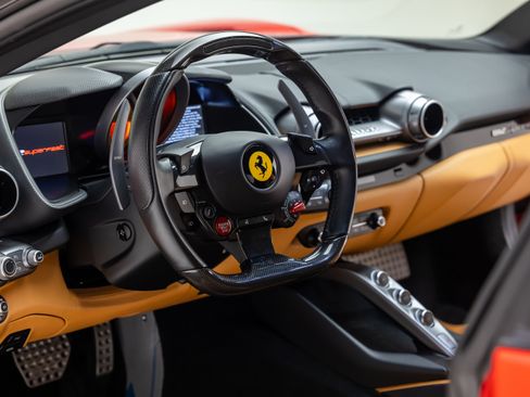 Used 2020 Ferrari 812 Superfast RWD image 30