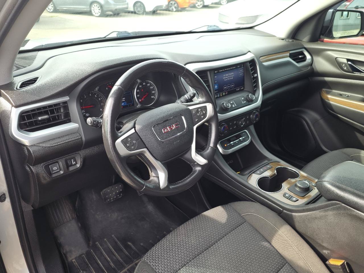 Used 2020 GMC Acadia SLE w/ Driver Convenience Package AWD/4WD image 12