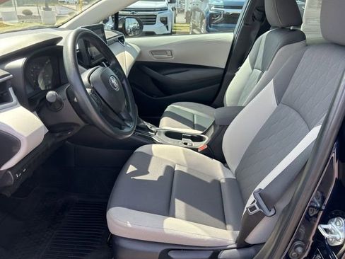 Used 2025 Toyota Corolla LE FWD image 15