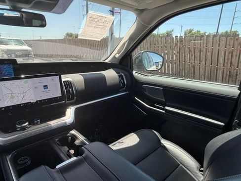 Used 2025 Ford Expedition Max Platinum AWD/4WD image 20