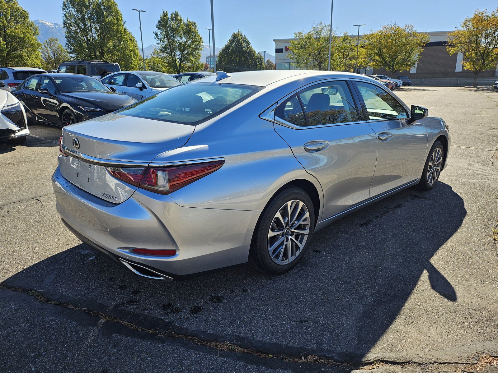Used 2024 Lexus ES 350 w/ Accessory Package (Z1) FWD image 5