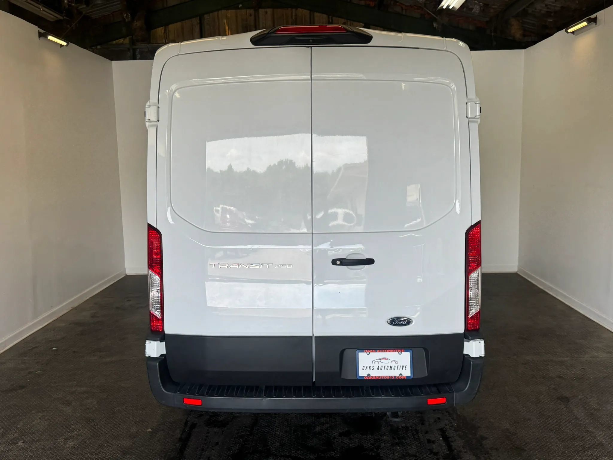 Used 2021 Ford Transit 250 Medium Roof RWD image 5