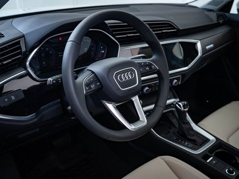 Certified 2025 Audi Q3 2.0T Premium Plus w/ Premium Plus Package image 38