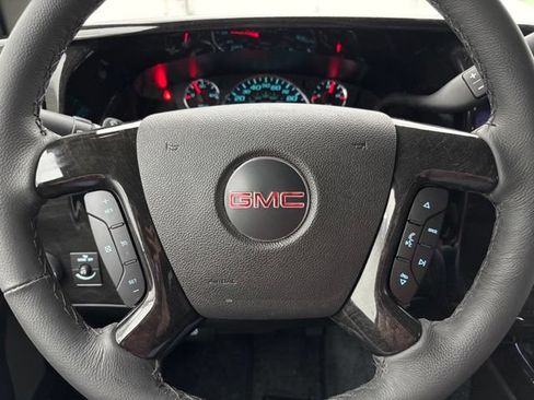 New 2026 GMC Savana 2500 w/ Driver Convenience Package RWD image 32