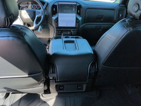 Used 2022 Chevrolet Silverado 2500 Custom w/ Custom Value Package image 21
