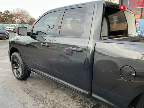 Used 2017 RAM 1500 Express w/ Black Ram 1500 Express Group image 29