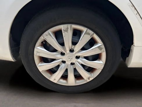 Used 2013 Toyota Corolla LE FWD image 41