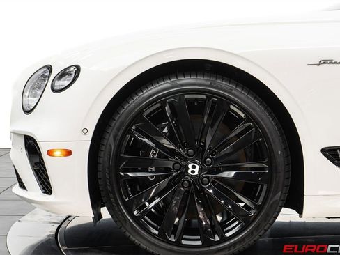 Used 2022 Bentley Continental GT Speed image 13