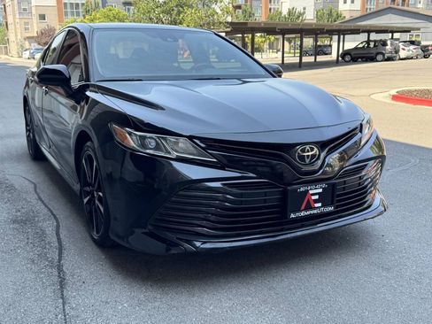 Used 2020 Toyota Camry LE FWD image 8