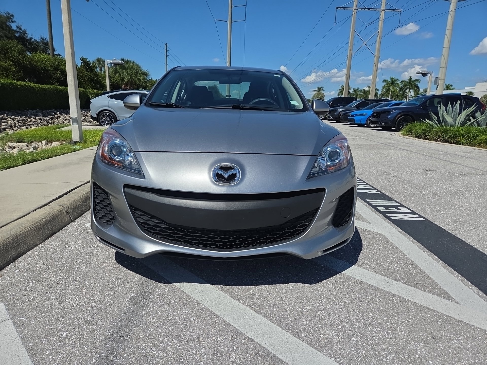 Used 2013 MAZDA MAZDA3 i Touring FWD image 1
