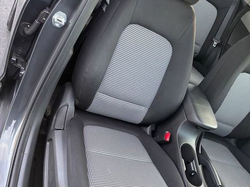 Used 2021 Hyundai Kona SE FWD image 18