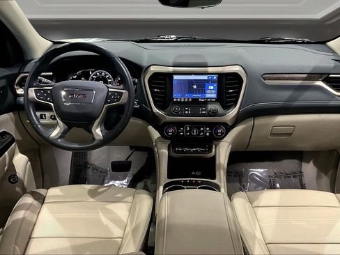 Used 2023 GMC Acadia Denali w/ Denali Ultimate Package AWD/4WD image 7